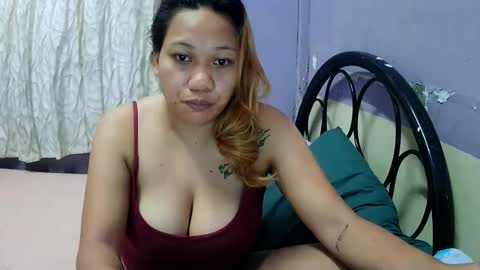 pretty_lyn08 online show from June 2026 07:12:01 AM