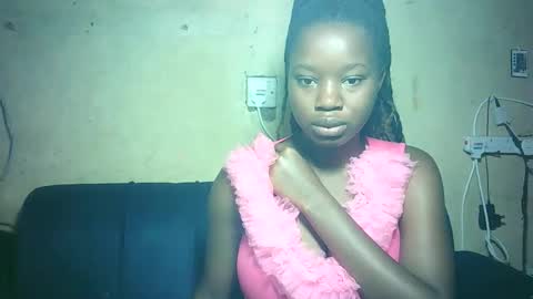 Snapshot of pretty_milan chatting on December 2025 08:01:02 AM pretty_milan online show from December 2025 08:01:02 AM