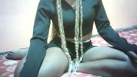 Snapshot of pretty_milan chatting on January 2026 12:40:01 PM pretty_milan online show from January 2026 12:40:01 PM