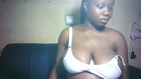 Snapshot of pretty_milan chatting on February 2026 01:42:01 PM pretty_milan online show from February 2026 01:42:01 PM