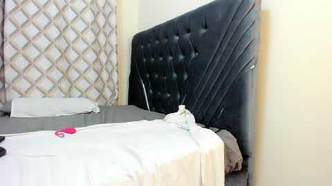 pretty_peshy online show from May 2026 03:11:02 AM