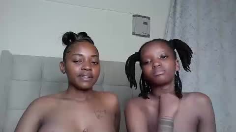 Snapshot of pretty_petite18 chatting on February 2026 09:00:01 PM lynn online show from February 2026 09:00:01 PM