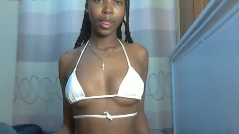 Snapshot of pretty_petite24 chatting on December 2024 06:31:01 PM pretty_petite24 online show from December 2024 06:31:01 PM