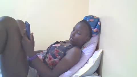 pretty_petite_ebony online show from January 2025 10:44:01 PM