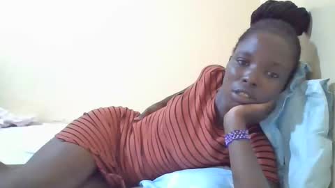 pretty_petite_ebony online show from February 2025 10:25:01 PM