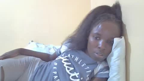 pretty_petite_ebony online show from March 2025 04:46:01 PM