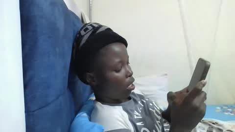 pretty_petite_ebony online show from April 2026 06:08:02 PM