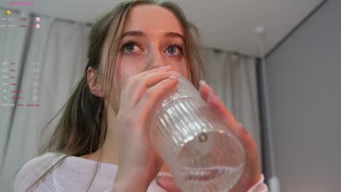 Snapshot of pretty_princess_elina chatting on January 2025 02:35:01 AM Elina online show from January 2025 02:35:01 AM