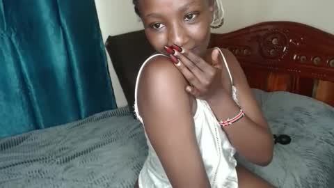 pretty_queen2012 online show from March 2026 11:28:02 AM