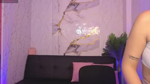 pretty_tay online show from April 2026 11:38:01 AM