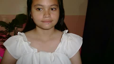 Snapshot of pretty_yanaah16 chatting on March 2026 02:50:01 AM pretty_yanaah16 online show from March 2026 02:50:01 AM