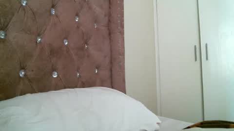 Snapshot of pretty_zii chatting on February 2026 06:11:02 AM zii online show from February 2026 06:11:02 AM