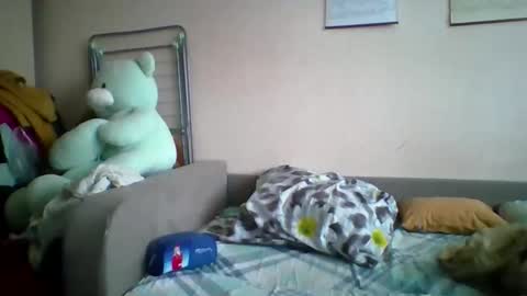 Snapshot of prettybella_7 chatting on April 2026 10:35:02 AM Bella online show from April 2026 10:35:02 AM