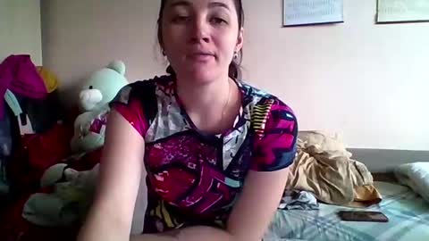 Snapshot of prettybella_7 chatting on April 2026 08:31:01 AM Bella online show from April 2026 08:31:01 AM