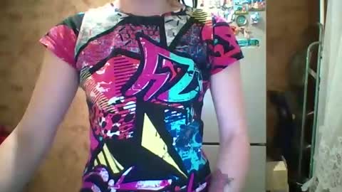 Snapshot of prettybella_7 chatting on April 2026 08:22:01 PM Bella online show from April 2026 08:22:01 PM
