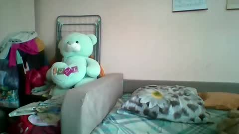 Snapshot of prettybella_7 chatting on April 2026 08:50:01 AM Bella online show from April 2026 08:50:01 AM