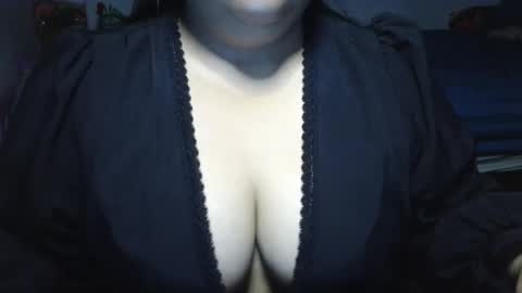 Snapshot of prettycarla_ chatting on April 2026 01:19:01 AM prettycarla online show from April 2026 01:19:01 AM