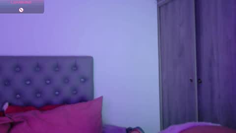 Snapshot of prettyemma_ chatting on December 2025 09:43:02 PM Emma online show from December 2025 09:43:02 PM