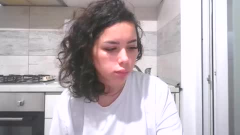 prettyjulliette online show from November 2025 05:26:01 PM