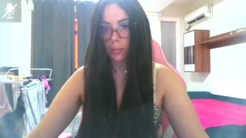 prettyjulliette online show from June 2026 02:26:01 PM