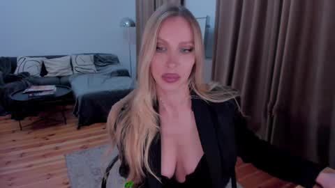 Eva online show from April 2026 12:44:01 AM