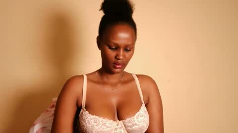 Snapshot of prettykeilaa chatting on February 2026 07:40:01 AM prettykeilaa online show from February 2026 07:40:01 AM