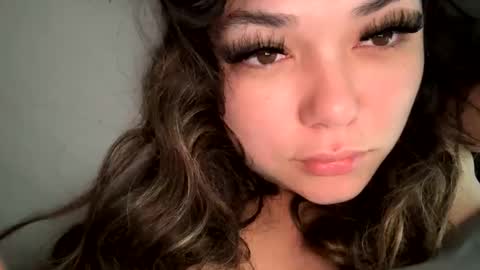 Snapshot of prettylatinamomma01 chatting on December 2025 02:37:01 PM prettylatinamomma01 online show from December 2025 02:37:01 PM