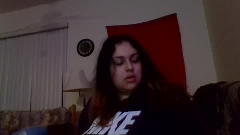 Snapshot of prettylillyy02 chatting on January 2025 01:27:01 AM lilly333 online show from January 2025 01:27:01 AM