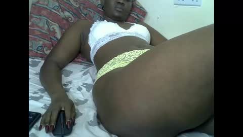 Snapshot of prettyliz30 chatting on November 2025 07:29:02 AM LILIAN online show from November 2025 07:29:02 AM