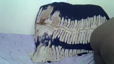 Snapshot of prettyliz30 chatting on November 2025 07:51:02 AM LILIAN online show from November 2025 07:51:02 AM