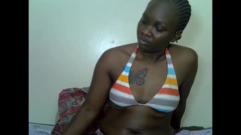 Snapshot of prettyliz30 chatting on November 2025 07:25:01 AM LILIAN online show from November 2025 07:25:01 AM