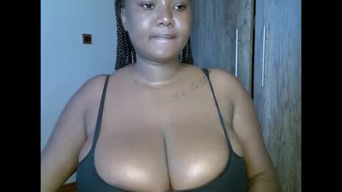 Snapshot of prettypearl_ chatting on January 2025 11:35:02 AM pearl online show from January 2025 11:35:02 AM