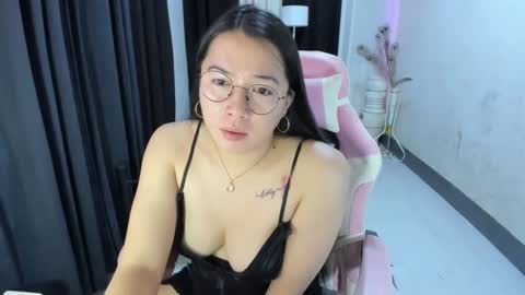 Snapshot of prettypetiteashley chatting on January 2025 01:45:02 PM ashley online show from January 2025 01:45:02 PM