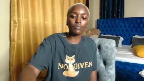 Snapshot of prettyquee chatting on January 2025 10:02:01 PM sasha online show from January 2025 10:02:01 PM