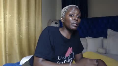 Snapshot of prettyquee chatting on October 2025 03:21:02 PM sasha online show from October 2025 03:21:02 PM