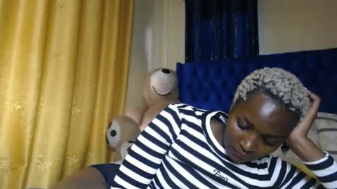 Snapshot of prettyquee chatting on November 2025 10:57:02 AM sasha online show from November 2025 10:57:02 AM