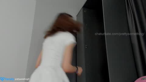 Snapshot of prettysomething chatting on December 2024 01:04:02 AM Sophie next stream will be at Monday i will wait you guys online show from December 2024 01:04:02 AM