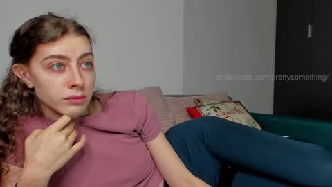 Snapshot of prettysomething chatting on January 2025 03:33:01 PM Sophie next stream will be at Monday i will wait you guys online show from January 2025 03:33:01 PM