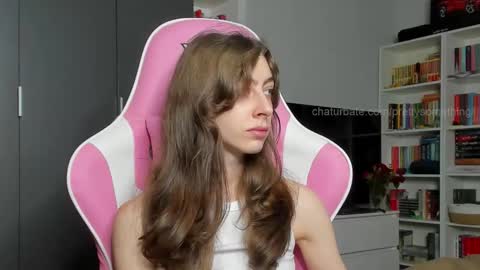 Snapshot of prettysomething chatting on October 2025 07:42:01 AM Sophie next stream will be at Monday i will wait you guys online show from October 2025 07:42:01 AM