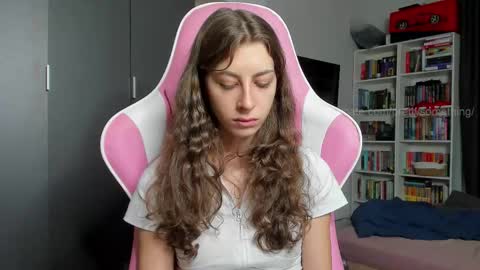 Sophie  next stream will be at Monday  i will wait you guys  online show from January 2026 09:36:02 AM