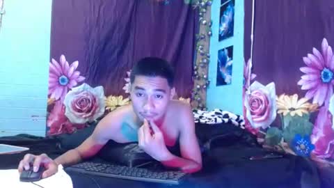 Snapshot of primohunterz chatting on December 2025 06:31:01 AM primohunterz online show from December 2025 06:31:01 AM