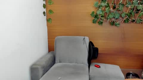 prince_arthur77 online show from February 2025 04:22:01 AM