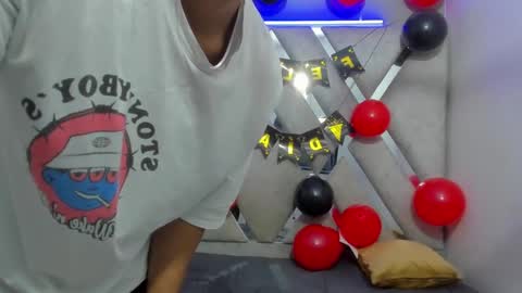 prince_arthur77 online show from February 2025 12:47:01 PM