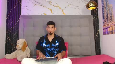 Snapshot of prince_arthur77 chatting on May 2026 01:28:02 PM prince_arthur77 online show from May 2026 01:28:02 PM