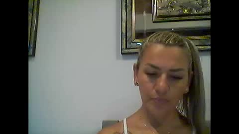 Snapshot of princesita2102 chatting on April 2026 02:51:01 AM princesita2102 online show from April 2026 02:51:01 AM