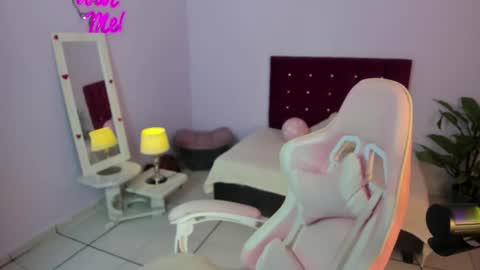 Snapshot of princess_foxxxy1 chatting on September 2025 08:43:02 PM Paula Princess online show from September 2025 08:43:02 PM