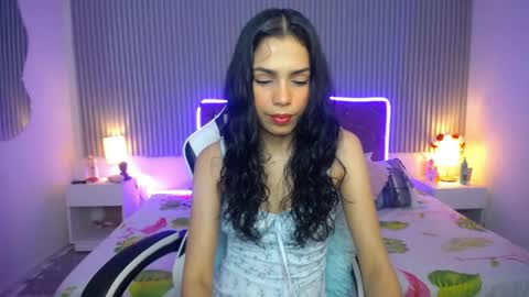 Snapshot of princess_skinny18 chatting on June 2026 10:34:01 PM princess_skinny18 online show from June 2026 10:34:01 PM