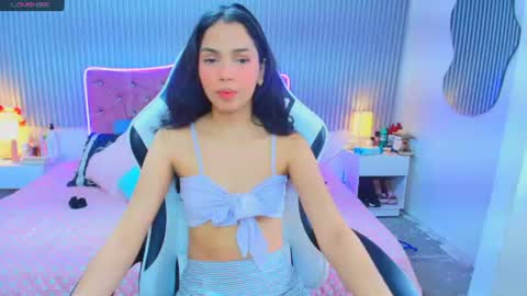 Snapshot of princess_skinny18 chatting on June 2026 09:23:01 PM princess_skinny18 online show from June 2026 09:23:01 PM