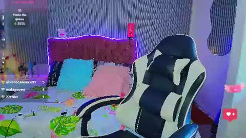 Snapshot of princess_skinny18 chatting on July 2026 08:03:02 PM princess_skinny18 online show from July 2026 08:03:02 PM