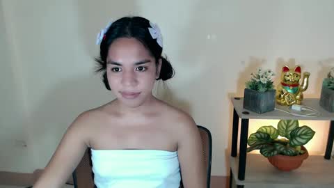 Snapshot of princess_yurie chatting on February 2025 10:04:02 PM Yurie online show from February 2025 10:04:02 PM